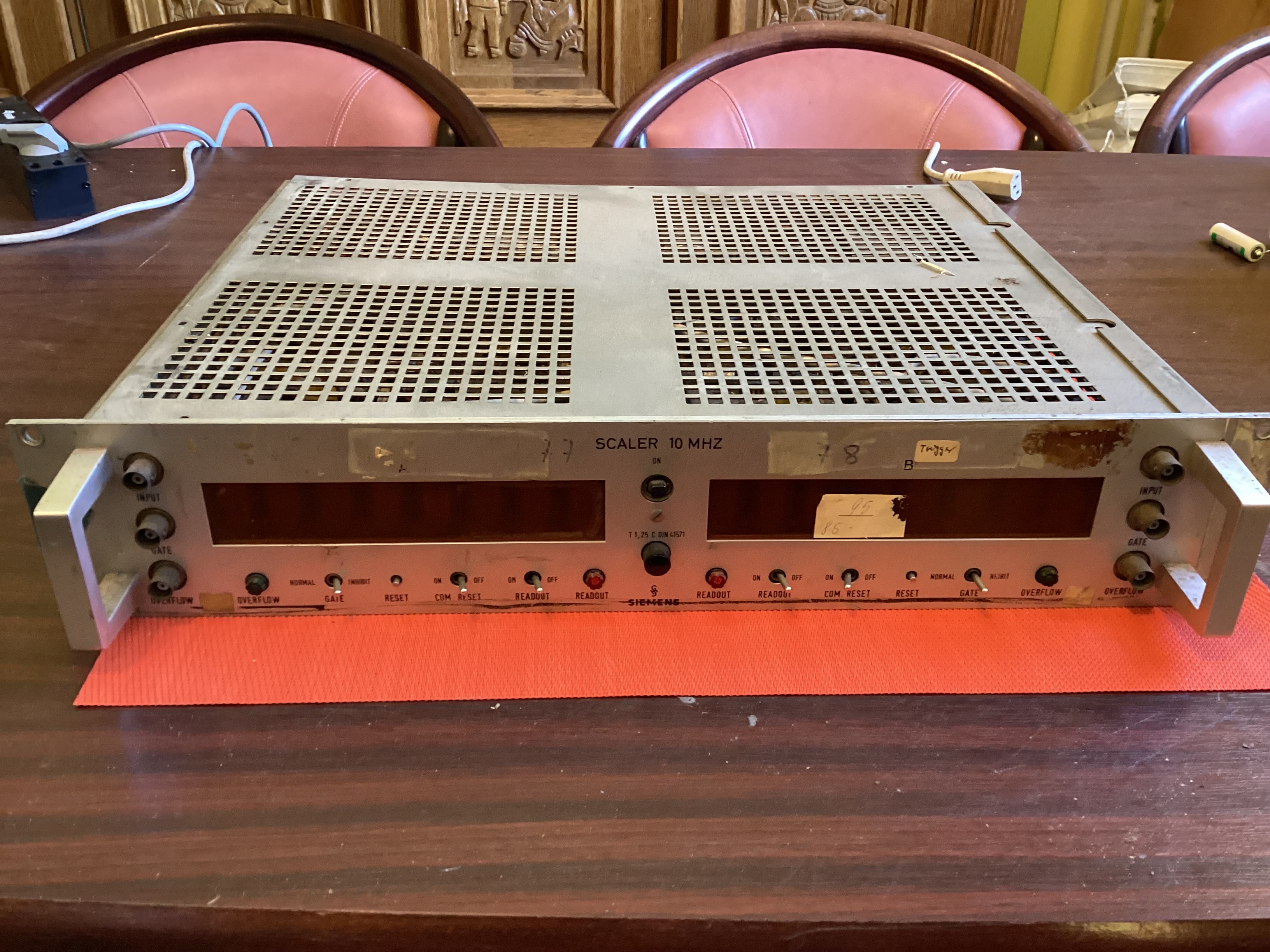 Siemens, Frequenzzähler, Doppelzähler 10 MHz, Typ C72451-A1022-A1