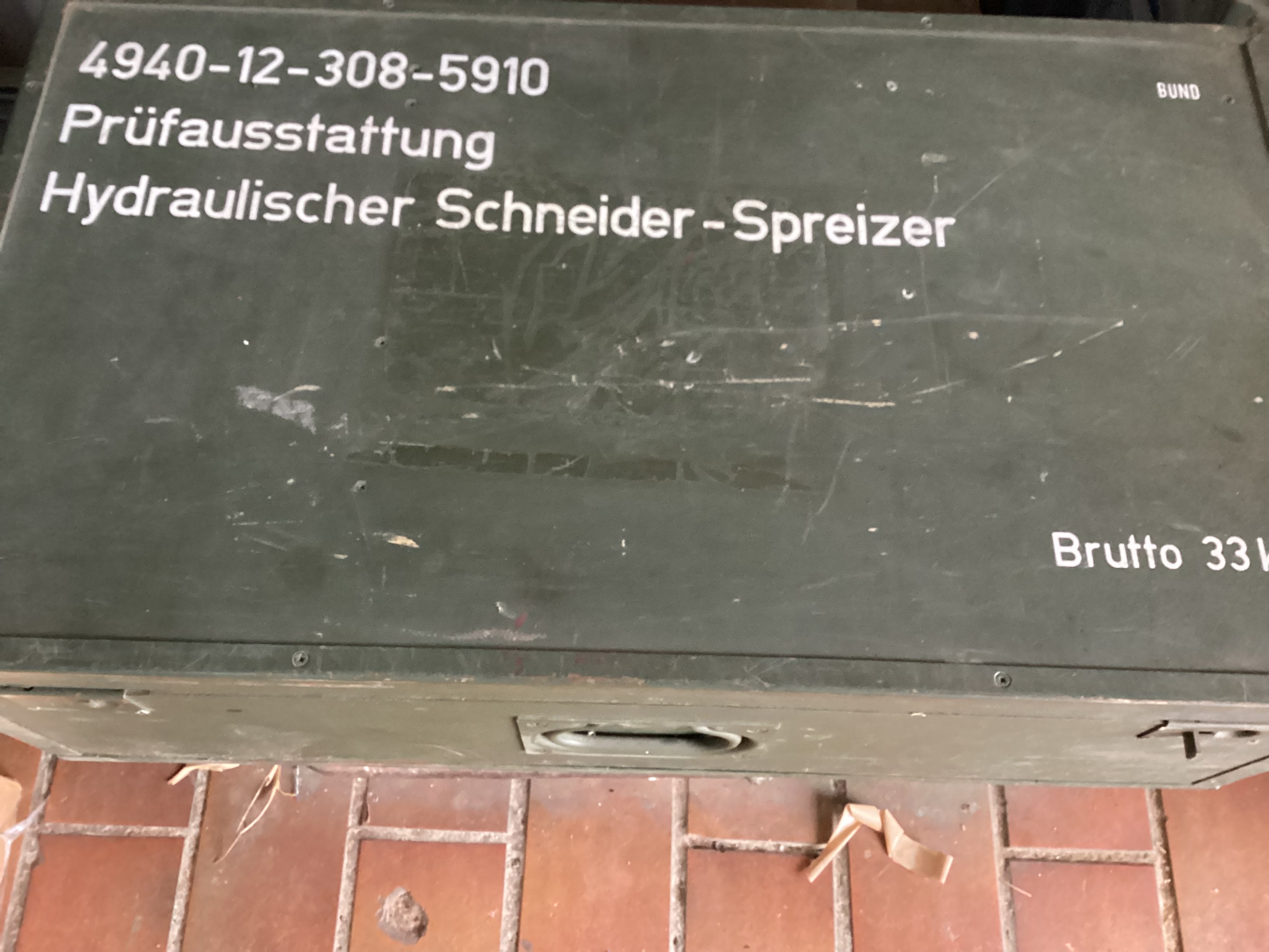 Bundeswehr, Prüfausstattung, Hydraulischer Schneider-Spreizer